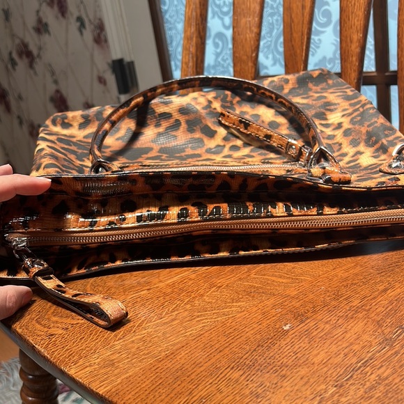 Guess leopard print bag in excellent condition - Picture 10 of 14